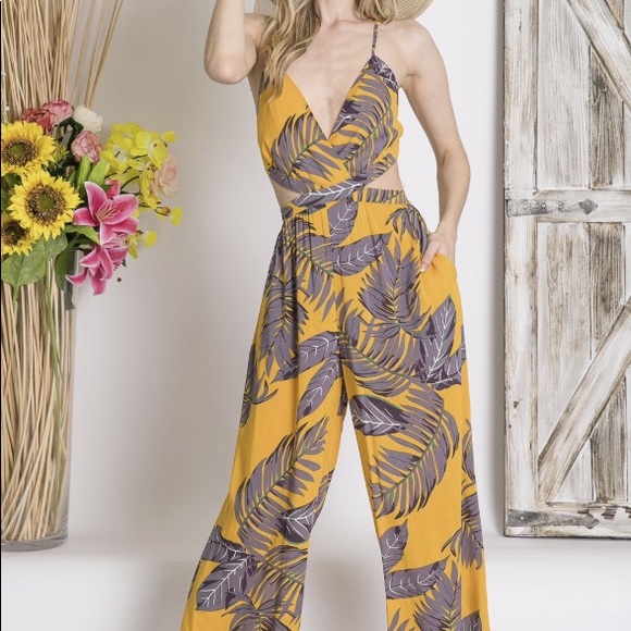 Floral backless jumpsuit **NEW** - Picture 1 of 2